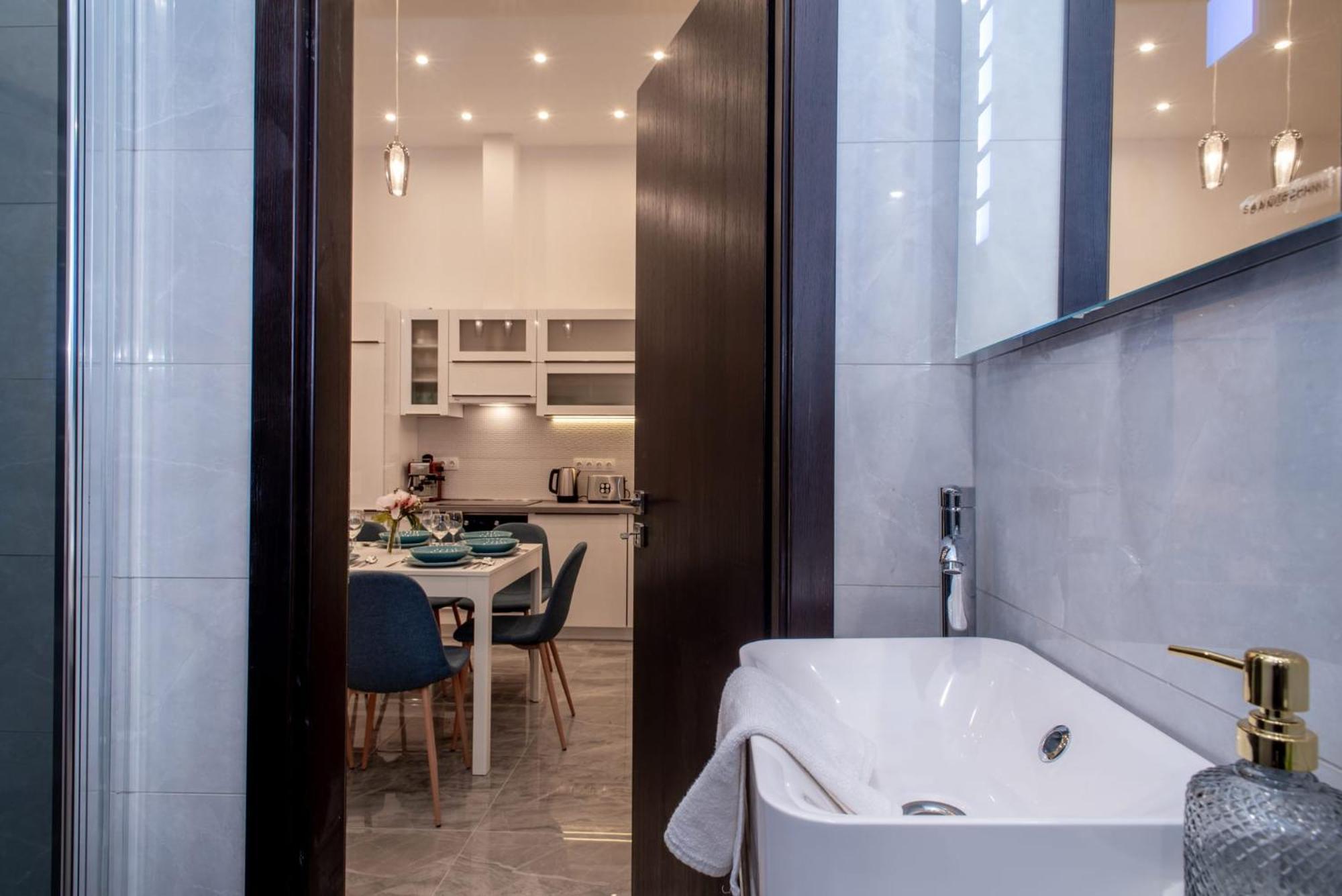 Very Central New And Large Ac Apartment Budapest Eksteriør billede